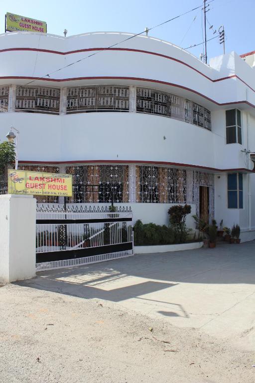 Lakshmi Guest House Dehradun Extérieur photo